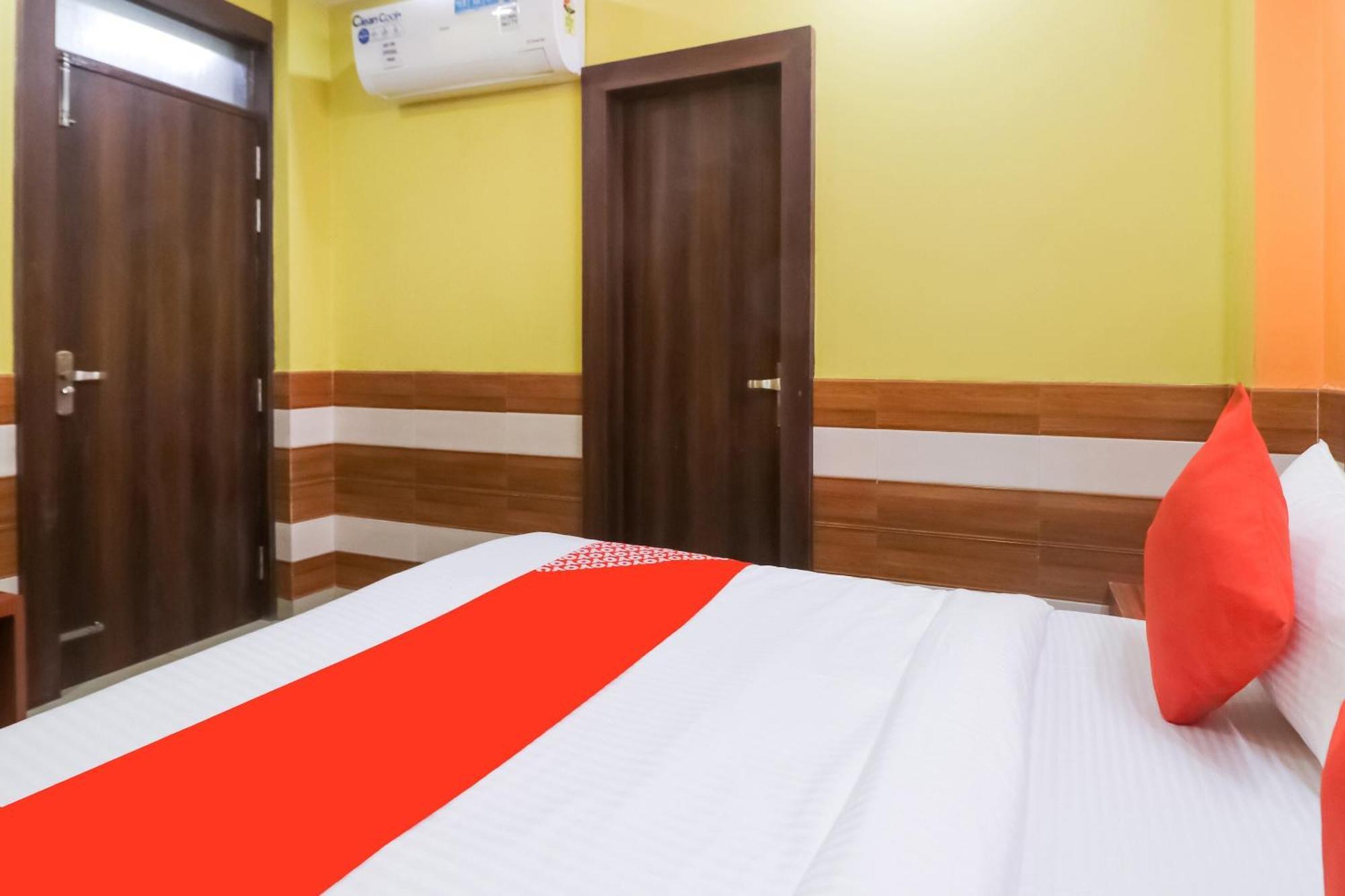 Hotel O Mayur Plaza Делхи Екстериор снимка