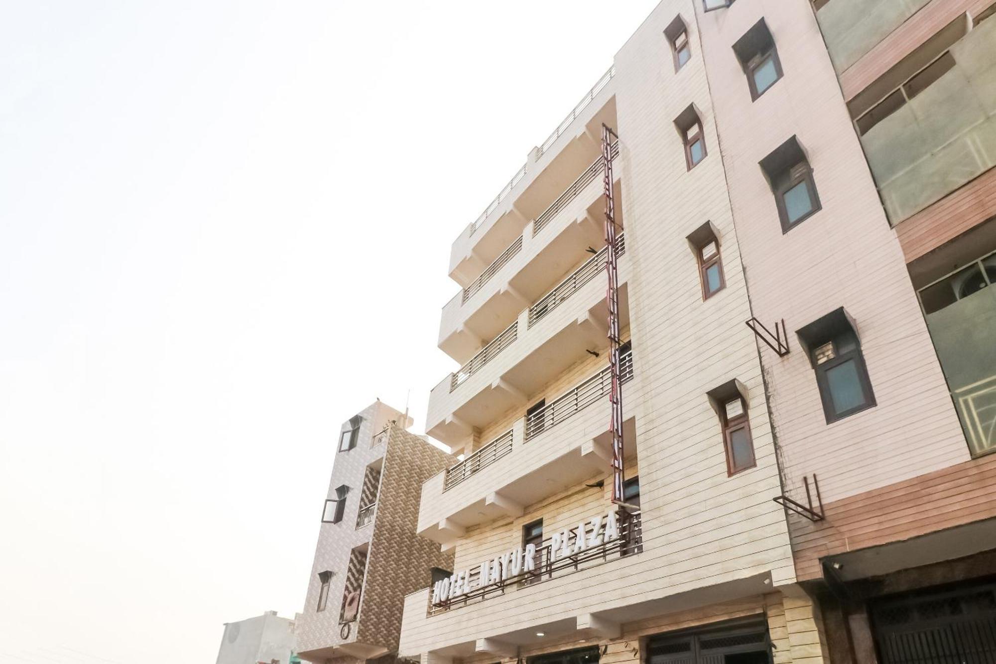 Hotel O Mayur Plaza Делхи Екстериор снимка